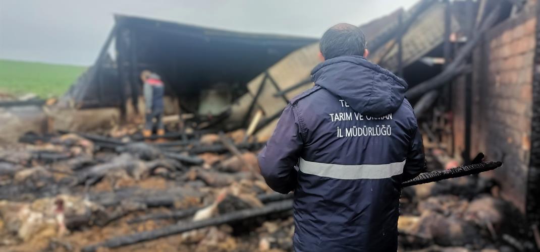 İl Müdürü Mehmet AKSOY Ergene'de Yangın Çıkan İşletmede İncelemelerde Bulundu